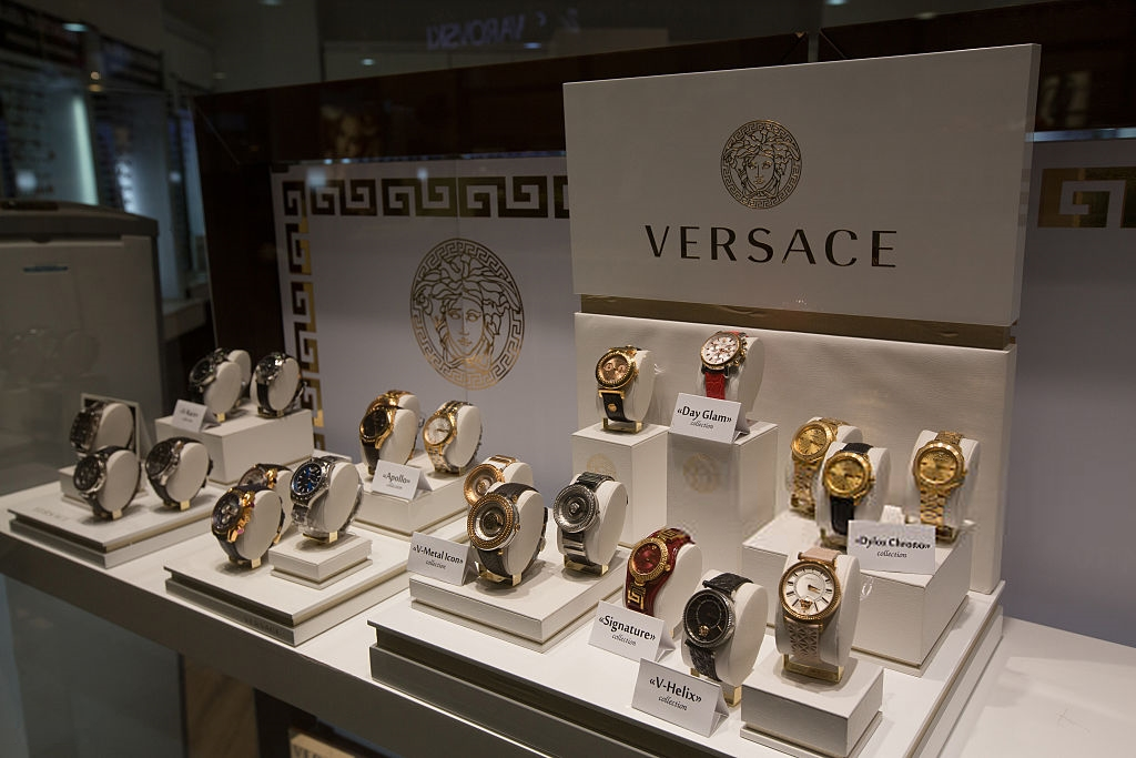 chính sách mua hàng Versace Việt Nam